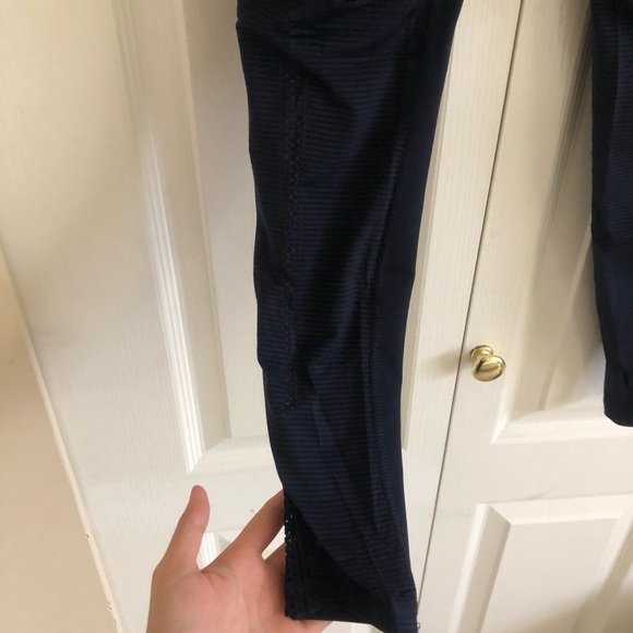 VS Knockout Leggings - Picture 3 of 6